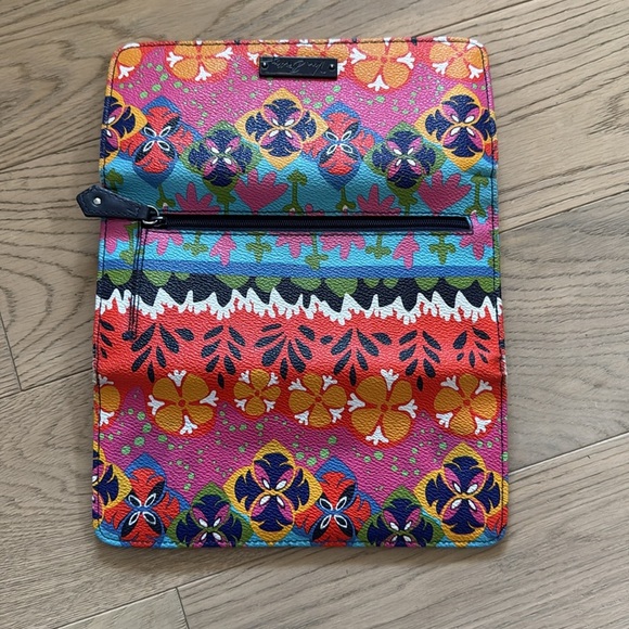 Vera Bradley Rio Stripe Multi-Color Vinyl Trifold Wallet Card Holder Organizer - Picture 4 of 4
